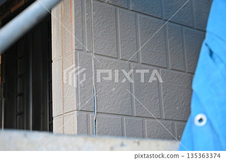 Exterior wall caulking and sealing replacement, filling, surface preparation, exterior wall painting, renovation Exterior wall caulking and sealing replacement, filling, surface preparation, exterior wall painting, renovation 135363374