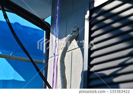 Exterior wall caulking and sealing replacement, filling, surface preparation, exterior wall painting, renovation Exterior wall caulking and sealing replacement, filling, surface preparation, exterior wall painting, renovation 135363422