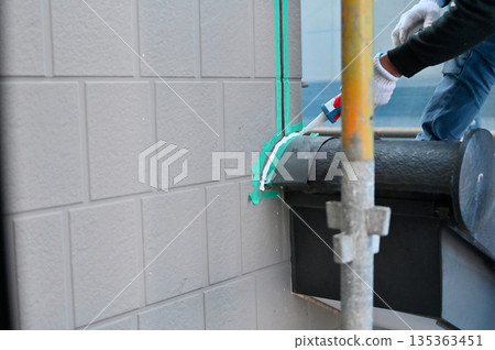Exterior wall caulking and sealing replacement, filling, surface preparation, exterior wall painting, renovation Exterior wall caulking and sealing replacement, filling, surface preparation, exterior wall painting, renovation 135363451