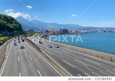 別府國道 高崎山區、別府灣 別府市區 135364497