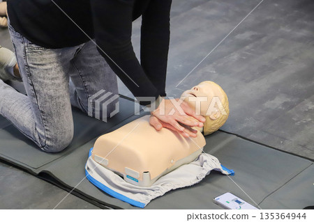 first aid course - company safety - cardiac massage - Basic Life Support 135364944