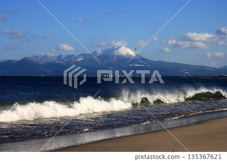 Miho Bay in winter Miho Bay in winter 135367621