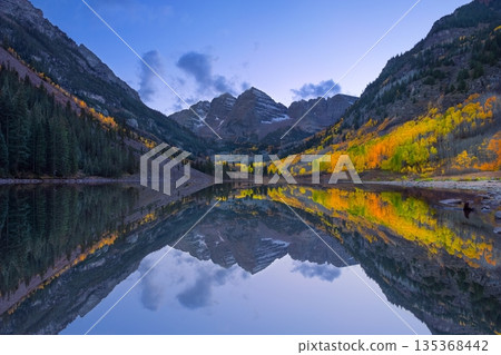 Maroon Bells and Dawn Maroon Bells and Dawn 135368442