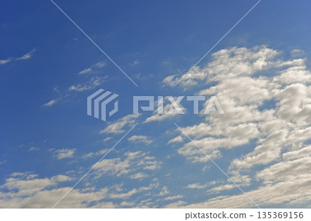 Background material Winter blue sky Background material Winter blue sky 135369156
