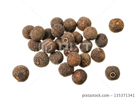 Allspice pepper isolated on white background. Jamaica pepper, Pimenta dioica or myrtle pepper. Top view Allspice pepper isolated on white background. Jamaica pepper, Pimenta dioica or myrtle pepper. Top view 135371341