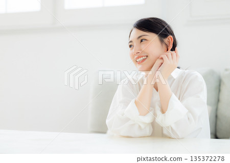 Beauty image of young women 135372278