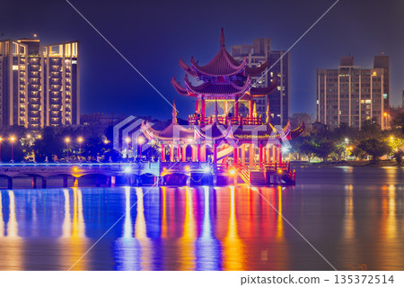 台灣高雄荷塘 台灣高雄荷塘 135372514