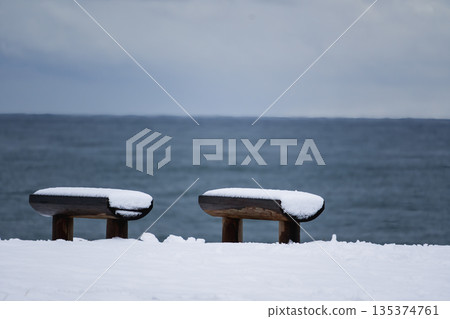 The Sea of Japan in winter and an empty bench The Sea of Japan in winter and an empty bench 135374761