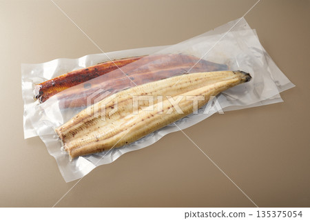 Image of grilled and broiled eel Image of grilled and broiled eel 135375054