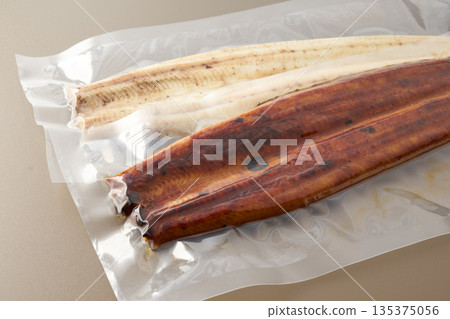 烤鰻魚圖片 烤鰻魚圖片 135375056