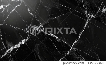 黑色大理石紋理背景素材，帶有奢華的白色紋理，無縫拼接 135375360
