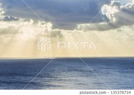 倒入大海的光 135376734