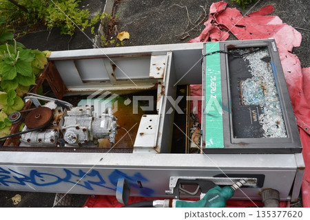 Abandoned gas station 135377620