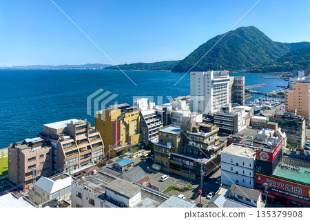 俯瞰別府大分市區和別府灣 俯瞰別府大分市區和別府灣 135379908