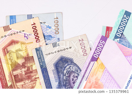 Different banknotes of various values Uzbekistan currency som cash of Ozbekiston Respublikasi Different banknotes of various values Uzbekistan currency som cash of Ozbekiston Respublikasi 135379961