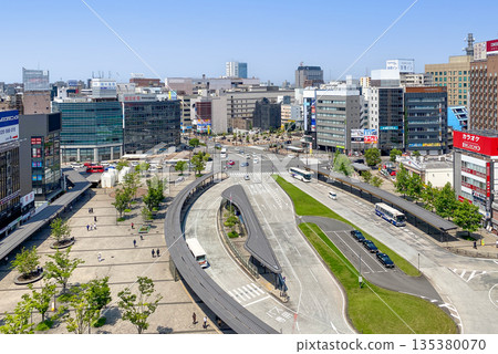 大分車站廣場旋轉和市區 大分車站廣場旋轉和市區 135380070
