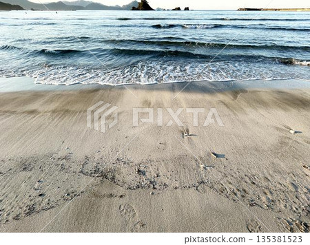 Waves to beat on the sandy beach Waves to beat on the sandy beach 135381523