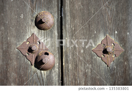 Nail concealment decorative metal fittings 135383801