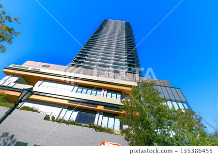 The Tower Jujo, a tower apartment in front of Jujo Station in Kita Ward, Tokyo The Tower Jujo, a tower apartment in front of Jujo Station in Kita Ward, Tokyo 135386455