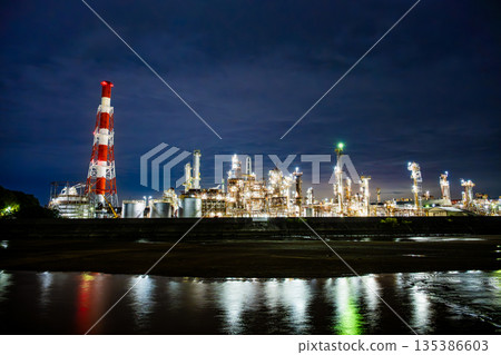 三重縣四日市工廠夜景（靠近大正橋） 135386603