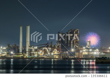 Fireworks and factory night view, Shunan City, Yamaguchi Prefecture Fireworks and factory night view, Shunan City, Yamaguchi Prefecture 135386611