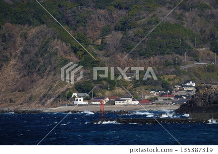 Rough sea 135387319