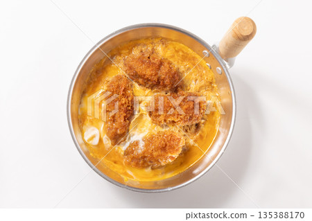 煎牡蠣配蛋 煎牡蠣配蛋 135388170
