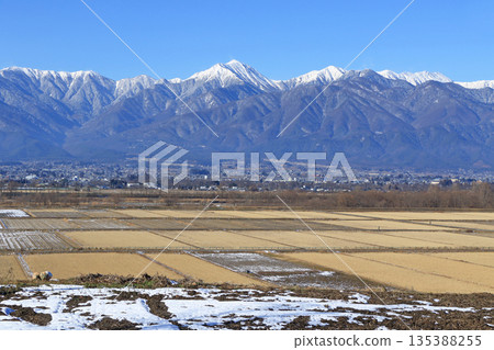 冬天安曇野和北阿爾卑斯山 135388255