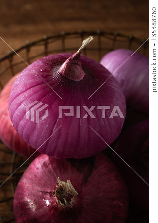 onion onion 135388760