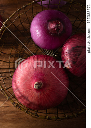 onion onion 135388771