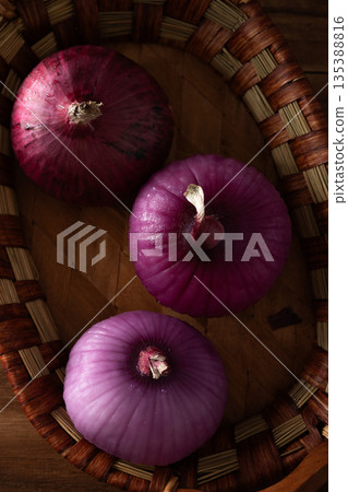 onion onion 135388816