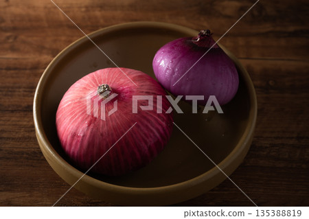 onion onion 135388819
