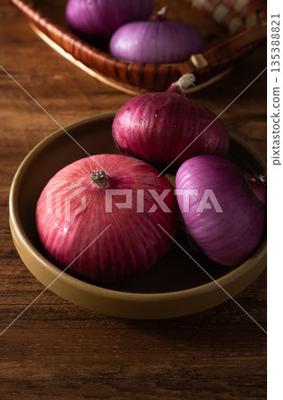 onion onion 135388821