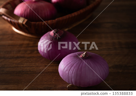 onion 135388833