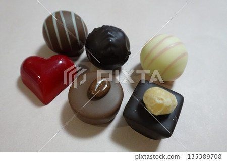 Valentine Valentine 135389708