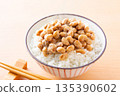 Eat natto rice 135390602