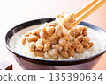 Eat natto rice 135390634