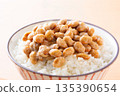 Eat natto rice 135390654