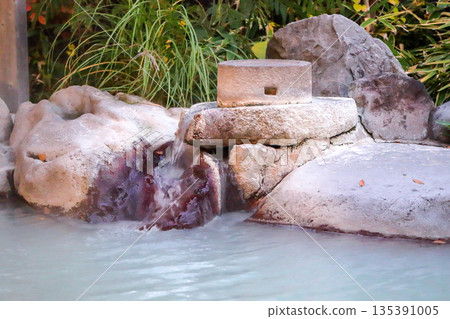 Unzen Onsen: An open-air bath with milky white spring water flowing directly from the source Unzen Onsen: An open-air bath with milky white spring water flowing directly from the source 135391005