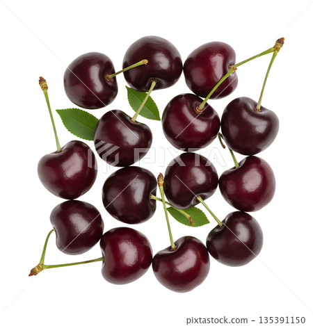 一組成熟的深色櫻桃和葉子（剪紙） 135391150