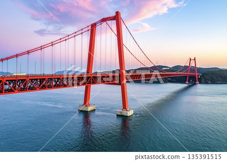 紅色吊橋 135391515