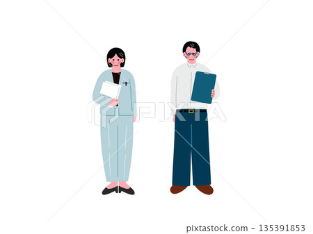 身著西裝的男女辦公室職員 135391853