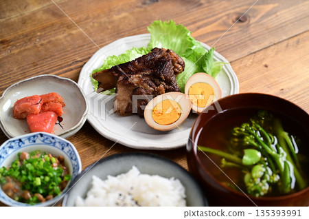 One soup and two dishes: spare ribs and spicy cod roe 135393991