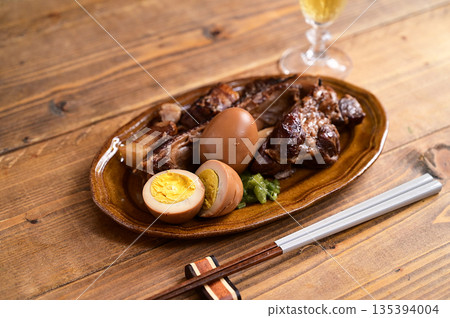 Beer-braised spare ribs Beer-braised spare ribs 135394004