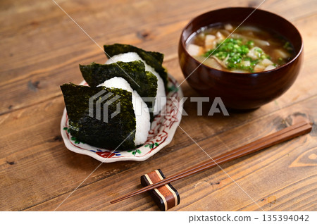 Rice ball and miso soup 135394042