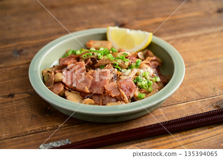 Stir-fried mushrooms and bacon with butter and soy sauce Stir-fried mushrooms and bacon with butter and soy sauce 135394065