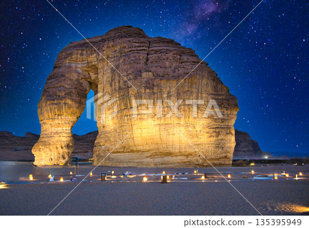 The mystical night view of Elephant Rock in AlUla 135395949