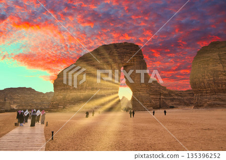 Beautiful sunset view of Elephant Rock in AlUla Beautiful sunset view of Elephant Rock in AlUla 135396252