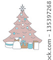 A simple illustration of a Christmas tree and presents 135397268