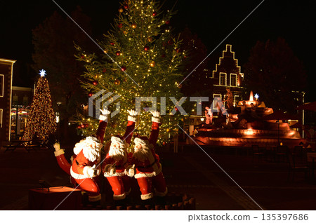 Theme park Christmas light-up Theme park Christmas light-up 135397686